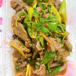 เนื้อผัดพริกแกง