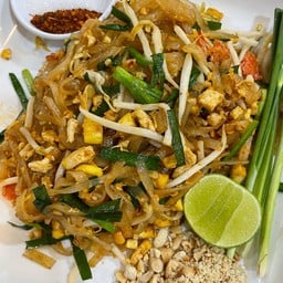 ผัดไทยใส่ไข่