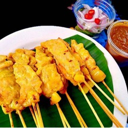 อาร์ทตี้หมูสะเต๊ะ ตลาดประชารัฐ