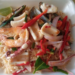 ข้าวผัดต้มยำทะเล