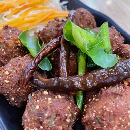 ลาบหมูทอด