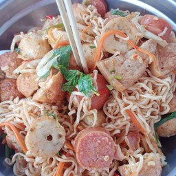 ยำมาม่ารวม