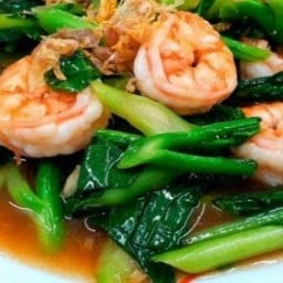 เด็ดกะเพรา ตามสั่ง By-นายแว่น