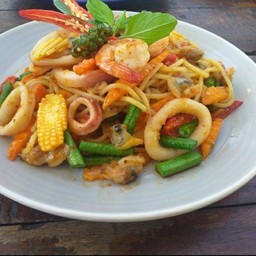 สปาเก็ตตี้ผัดขี้เมาทะเล