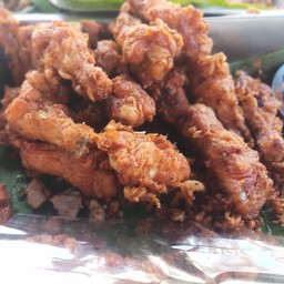 ข้าวเหนียวหน้าหมูคลองโพธิ์