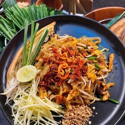 ผัดไทยทรงเครื่อง