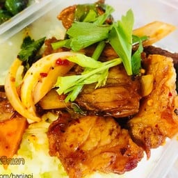 พริกเผา หมูกรอบ