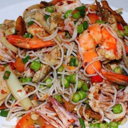 ยำขนมจีนปลาทู-กุ้ง