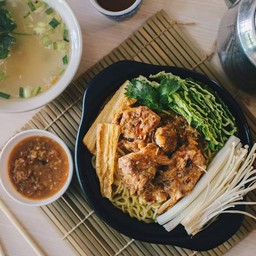 บะหมี่ซี่โครงหมูซอสพริกเสฉวน