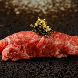 Sendai Wagyu Caviar Sushi ซูชิเซนไดวากิวคาเวียร์