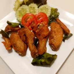 ปีกไก่ทอดน้ำปลา
