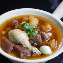 กระเพาะปลา ใส่น่องไก่+ไข่+กึ๋น+เลือด