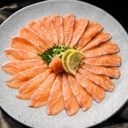 Salmon Usuzukuri แซลมอนแล่บาง