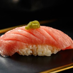 Chutoro sushi ทูน่าส่วนมันน้อยซูชิ