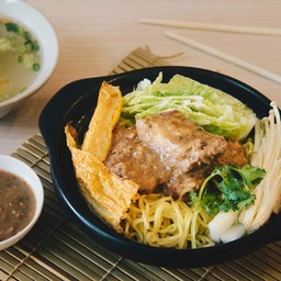 บะหมี่ซี่โครงหมูซอสเต้าซี่