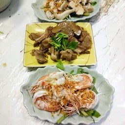 โหน่งข้าวต้มเพื่อชีวิต