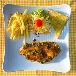 สเต็กอกไก่ซอสพริกไทยดำ