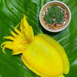 Yukiปลาหมึกย่าง