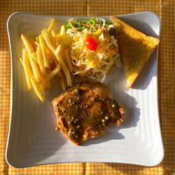 สเต็กหมูซอสพริกไทยดำ