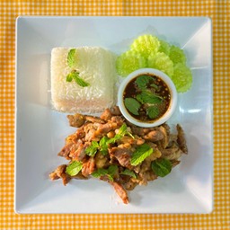 ข้าวคอหมูย่างจิ้มแจ่ว