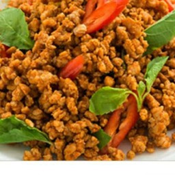 อกไก่ผัดพริกแกงกับข้าว