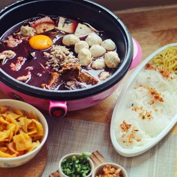 ก๋วยเตี๋ยวหม้อไฟหมู