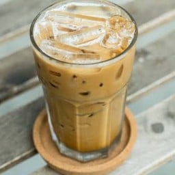 กาแฟโบราณ...พอเพียง ข้างโรงเรียนแสงสุริยา