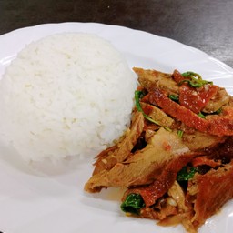 ข้าวราดกระเพราเป็ดย่าง