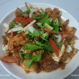 ยำไข่ดาว