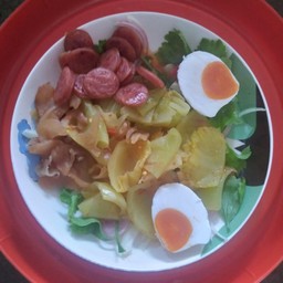 ยำรวม(ไชโป้ว ผักดอง กุนเชียง ไข่เค็ม)