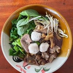 ก๋วยเตี๋ยวน้ำตก อาหารตามสั่ง กินกับเก่ง