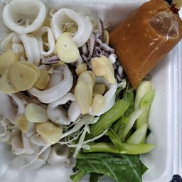 หมึกสะดุ้งคะน้ากรอบ