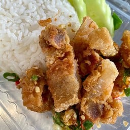 หมูกรอบคั่วพริกเกลือ