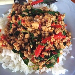 กะเพราหมูสับ_ราดข้าว