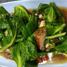 แขนงหมูกรอบ