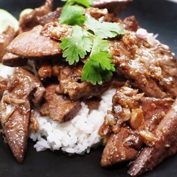 ข้าวตับหมูทอดกระเทียม