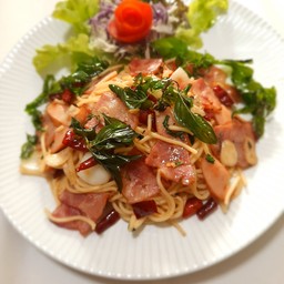 สปาเก็ตตี่ผัดพริกแห้ง