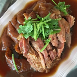 ขาหมูเปล่าๆ