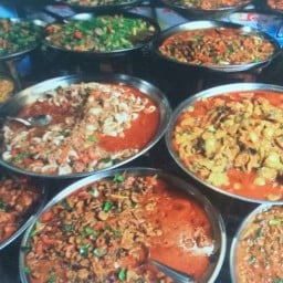 ร้านส้มตำ ยำ เหลา (แม่ป๊อบคอน)