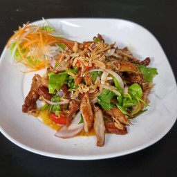 ยำหมูทอดน้ำปลา