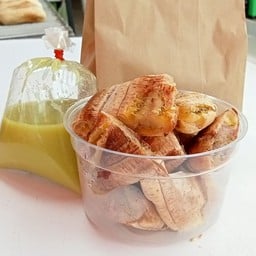 กล้วยทับราดน้ำกระทิใบเตย+กล้วยปิ้งธรรมดา