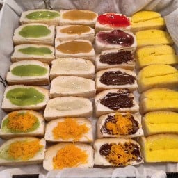 ร้านขนมปังไอน้ำThree boy ตลาดนัดรถไฟศรีนครินทร์