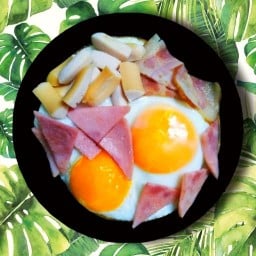 โรงน้ำชา - Breakfast ไข่กระทะ ไข่ข้น ไข่ขยี้ ข้าวหน้าหมูสไตล์ญี่ปุ่น/เทอริยากิ