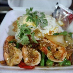 ข้าวราด กระเพรากุ้ง (ไม่รวมไข่ดาว)