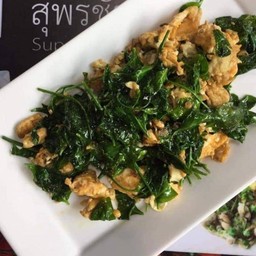 ใบเหลียงผัดไข่