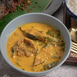 แกงกะทิ ปลาดุกใบยี่หร่าหอม