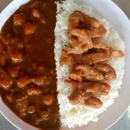 ข้าวแกงกะหรี่ญี่ปุ่น พร้อมหมูอบซอสสูตรโบราณ