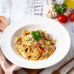 สปาเก็ตตี้ผัดหอยลายผัดพริกกระเทียม