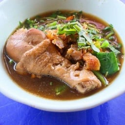 ก๋วยเตี๋ยวเป็ดลุงแกะ  สาขาหลังท่ารถขนส่ง