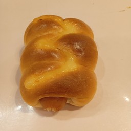 ขนมปังไส้กรอกไก่